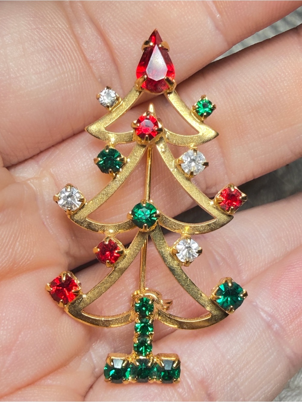 Christmas Tree Brooch Red Green Rhinestone Gold Tone Holiday Pin